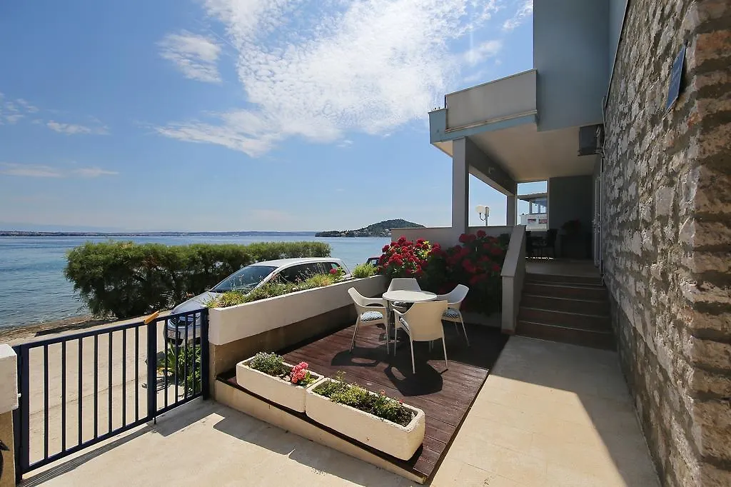 Punta Preko Apartments