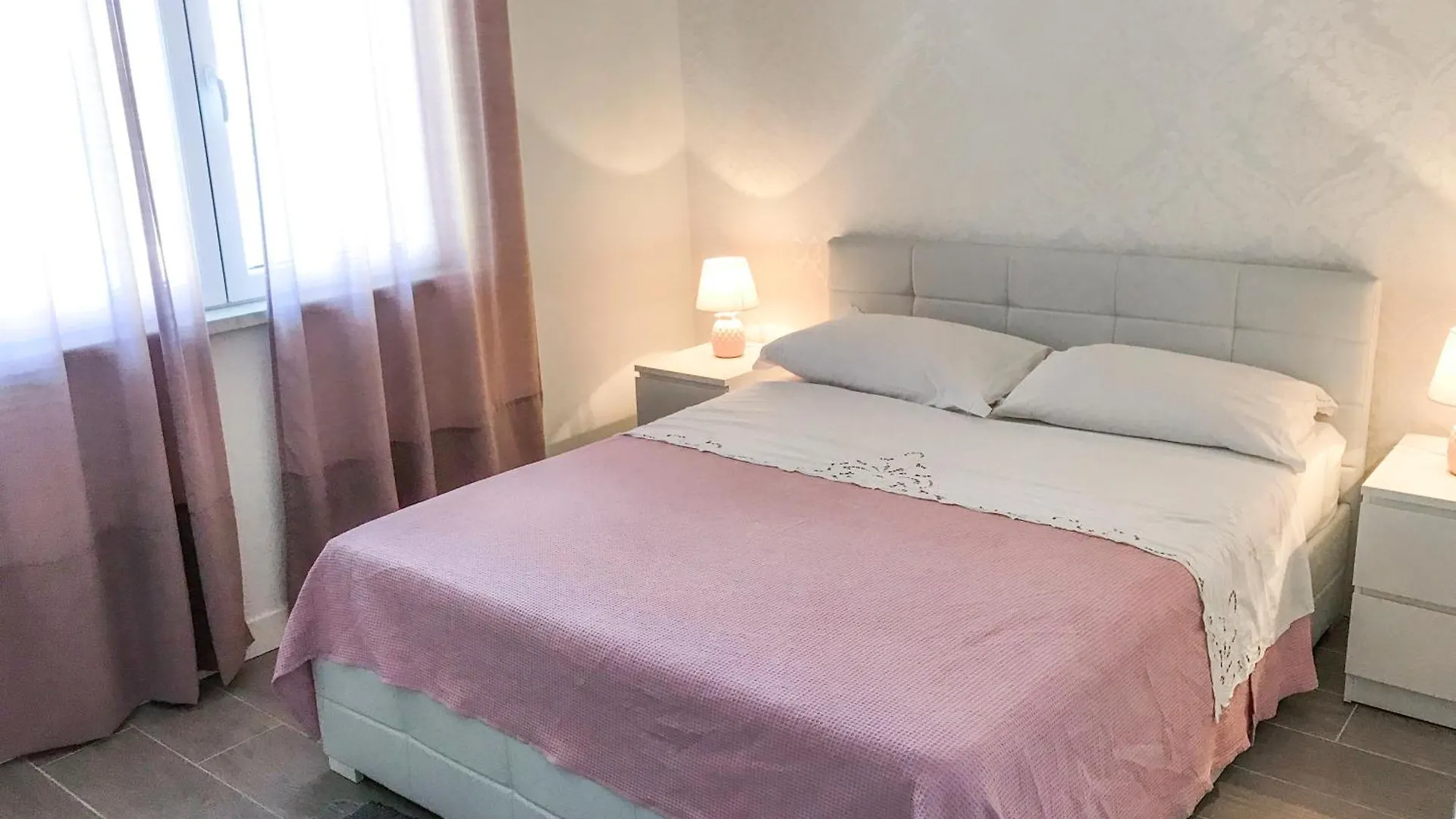 Punta Preko Apartments