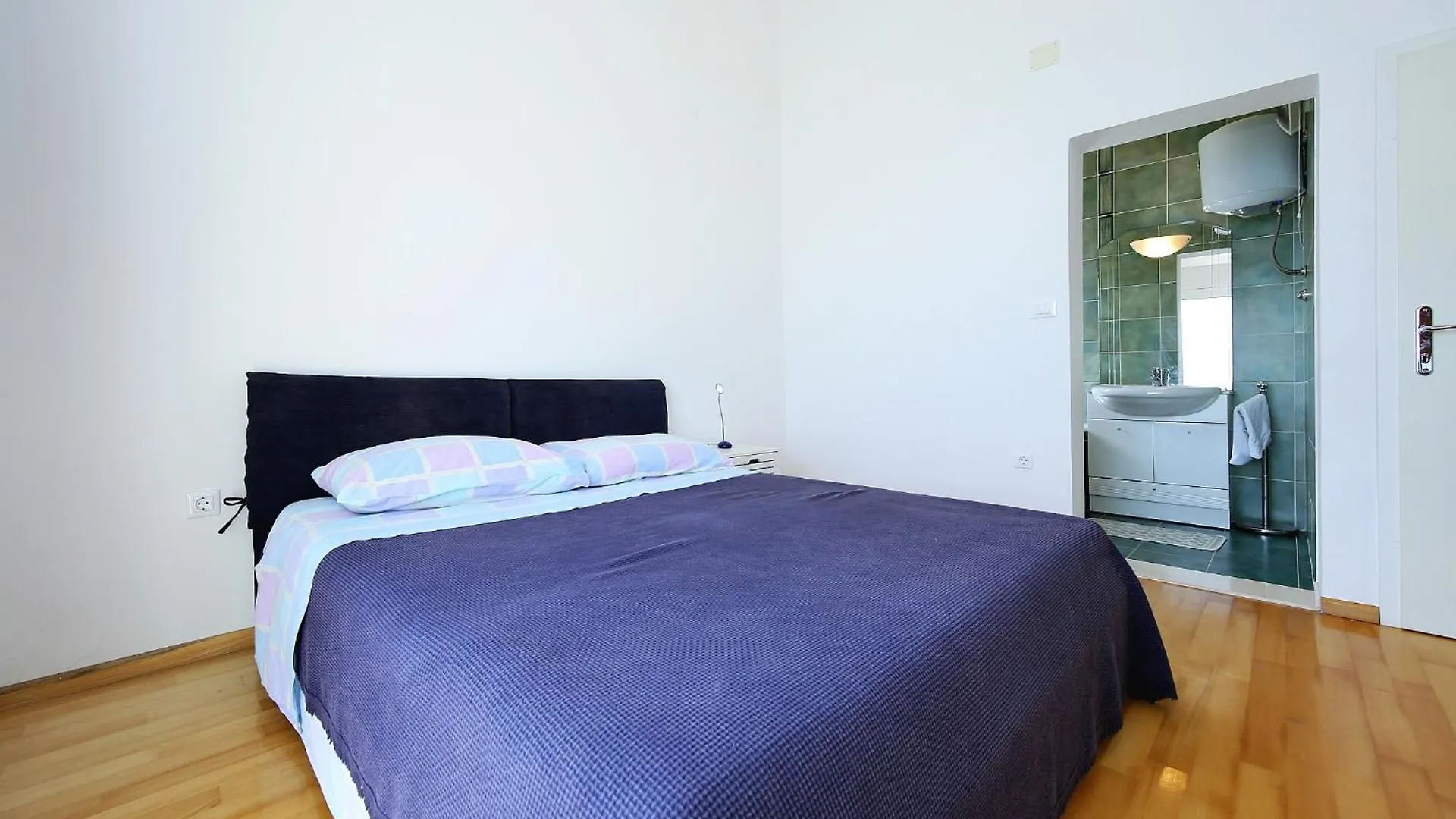 Punta Preko Apartments