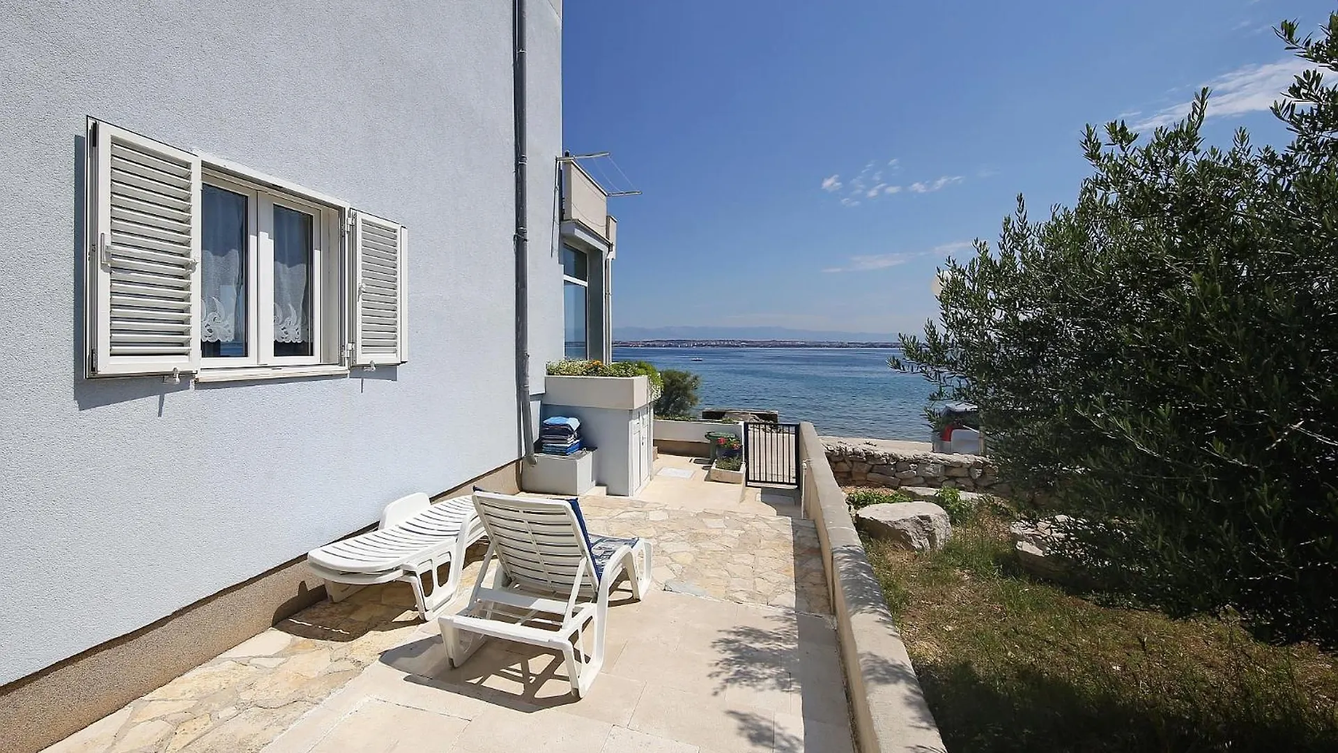Punta Preko Apartments