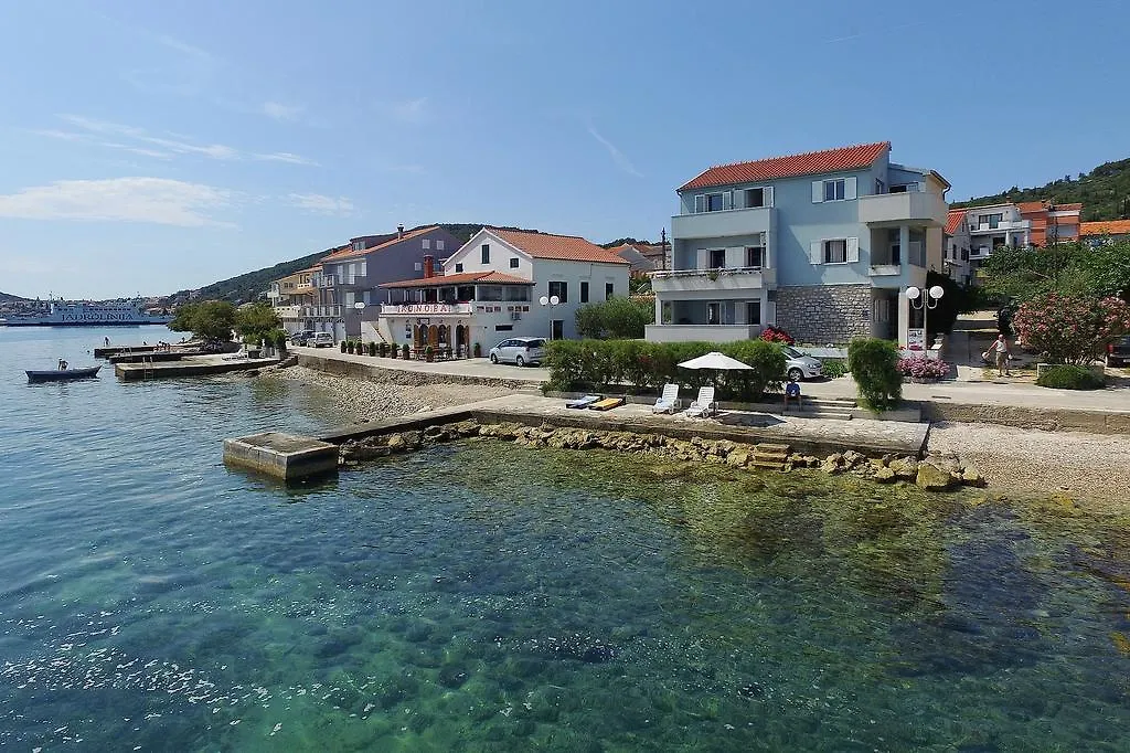 Punta Preko Apartments
