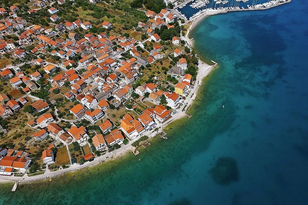 Punta Preko Apartments