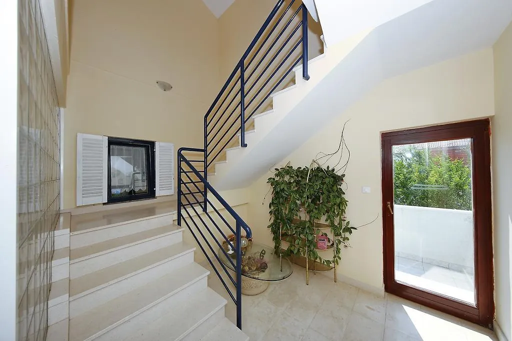 Punta Preko Apartments