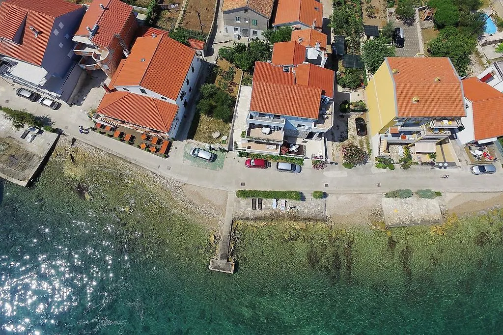 Punta Preko Apartments 0*,