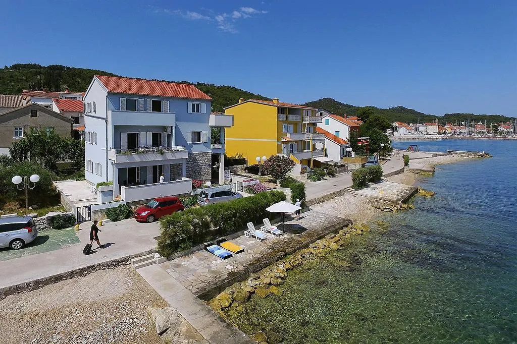 Punta Preko Apartments