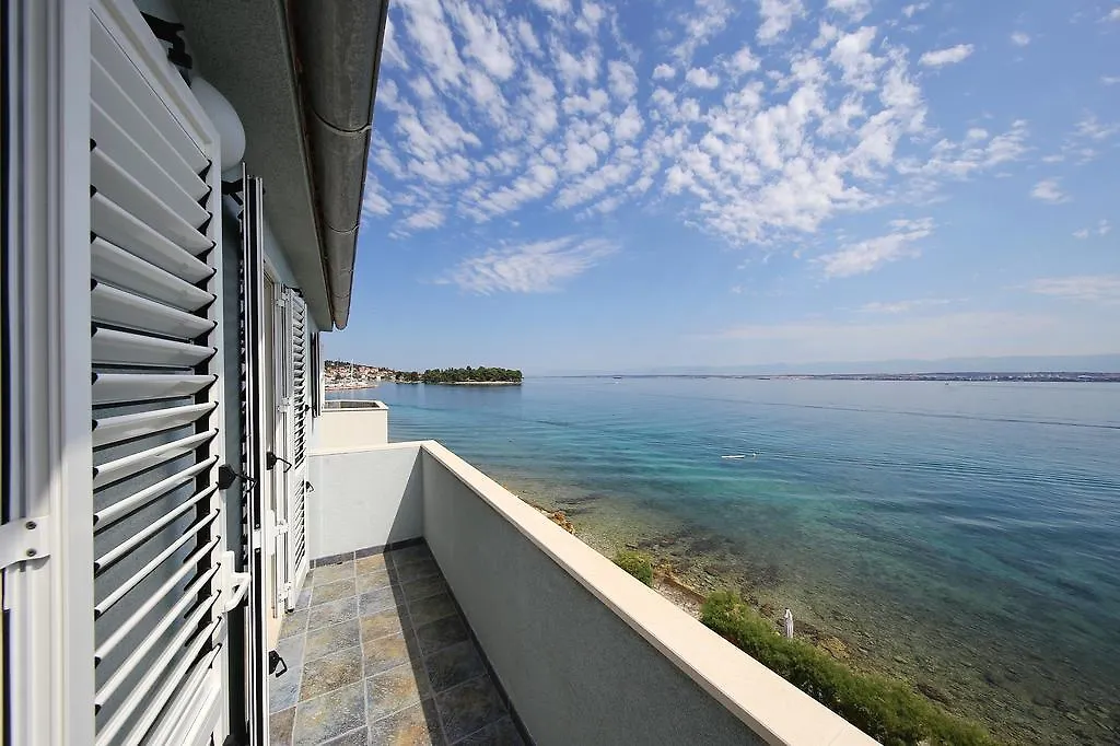 Punta Preko Apartments