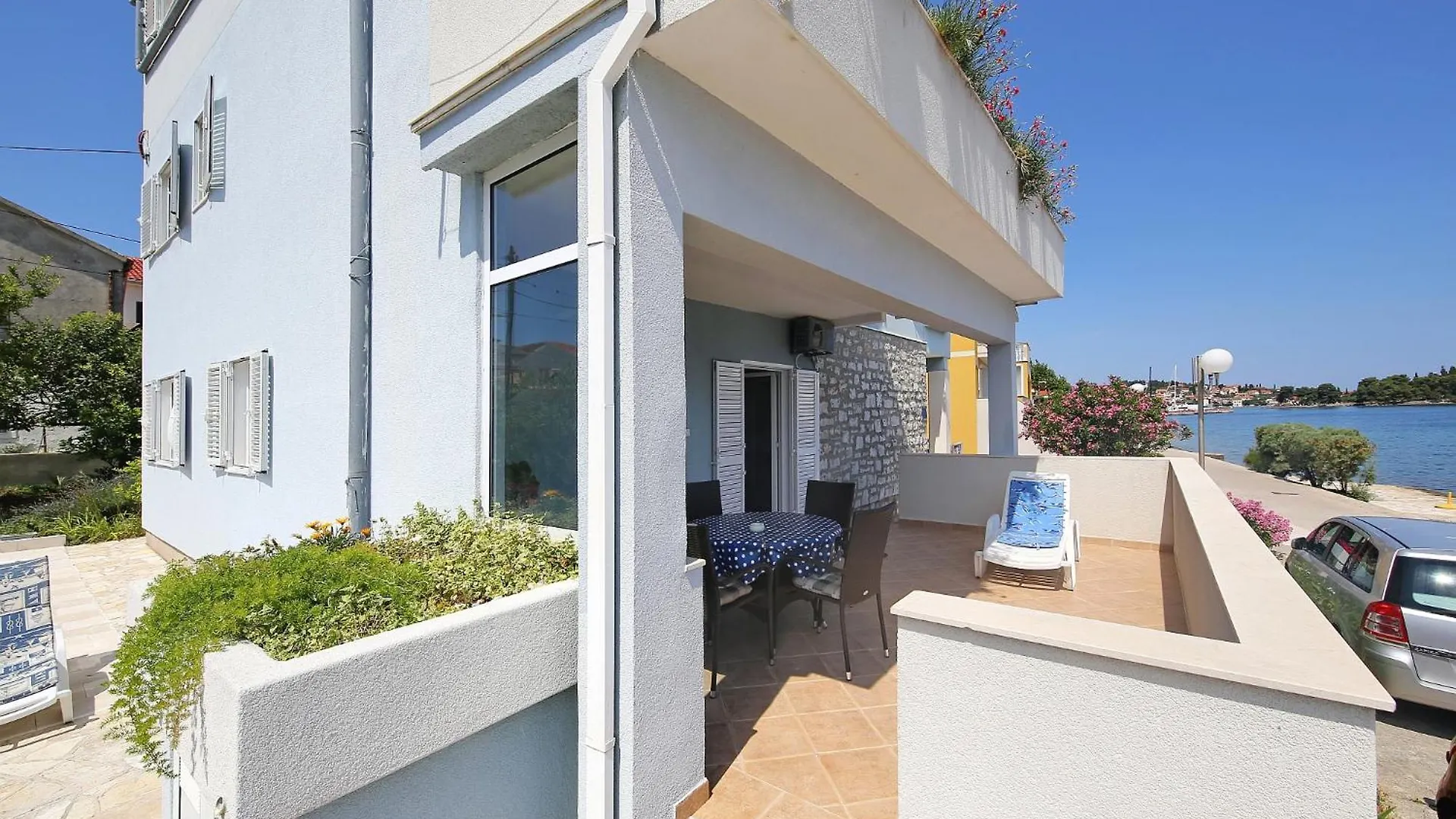 Punta Preko Apartments