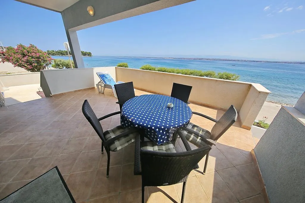 Punta Preko Apartments