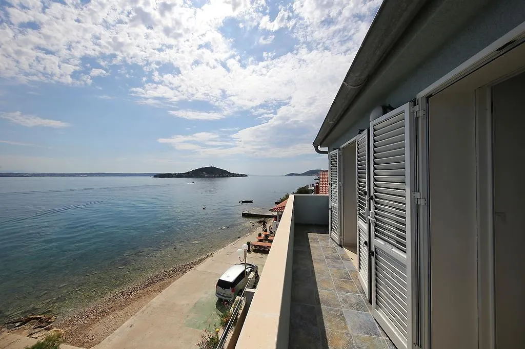Punta Preko Apartments